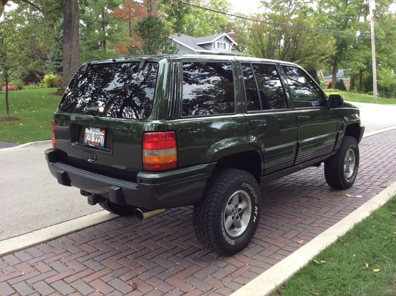 Illustration for article titled At $8,200, Is It High Time Someone Buy This Lifted 1995 Jeep Grand Cherokee?